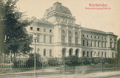 Colorierte Postkarte des Sammlungsgebäude am Friedrichsplatz.