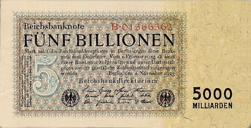Das Bild zeigt eine  Reichsbanknote über fünf Billionen Mark von 1923.